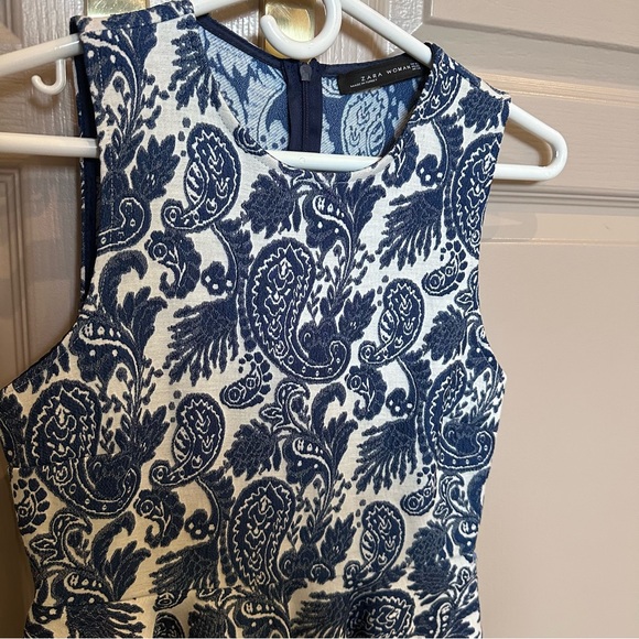 GREAT CONDITION ZARA PEPLUM TOP - Picture 2 of 4